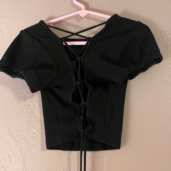 Black short sleeve crop top, laces up the back - Picture 2 of 2